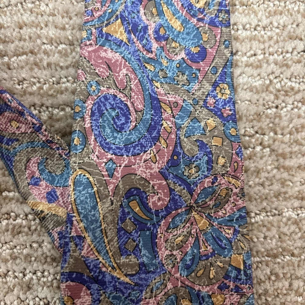 Van Heusen Multicolor Paisley Tie - Picture 2 of 4